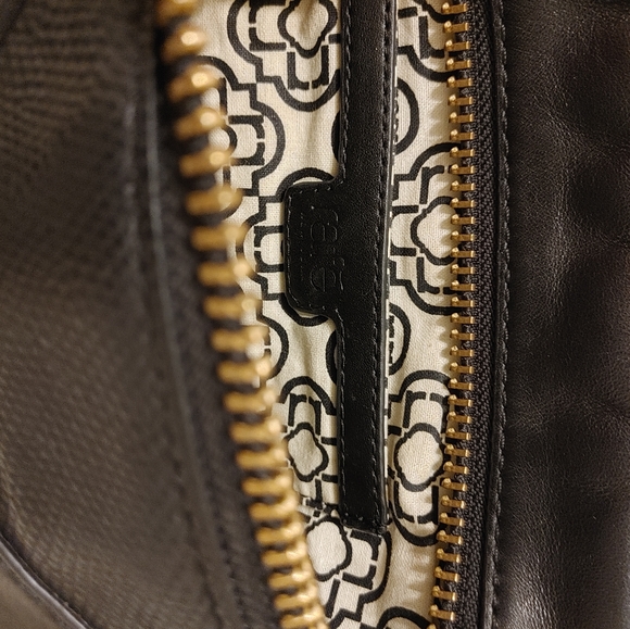 Leather edgy studded purse - Picture 3 of 4